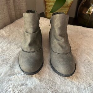 Blowfish Malibu Santa Lee Taupe Ankle Booties